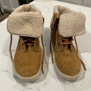 Mudd Faux Fur Suede Tan Foldover Hi Top Sneaker Booties 90’s Y2K Women’s Size 8